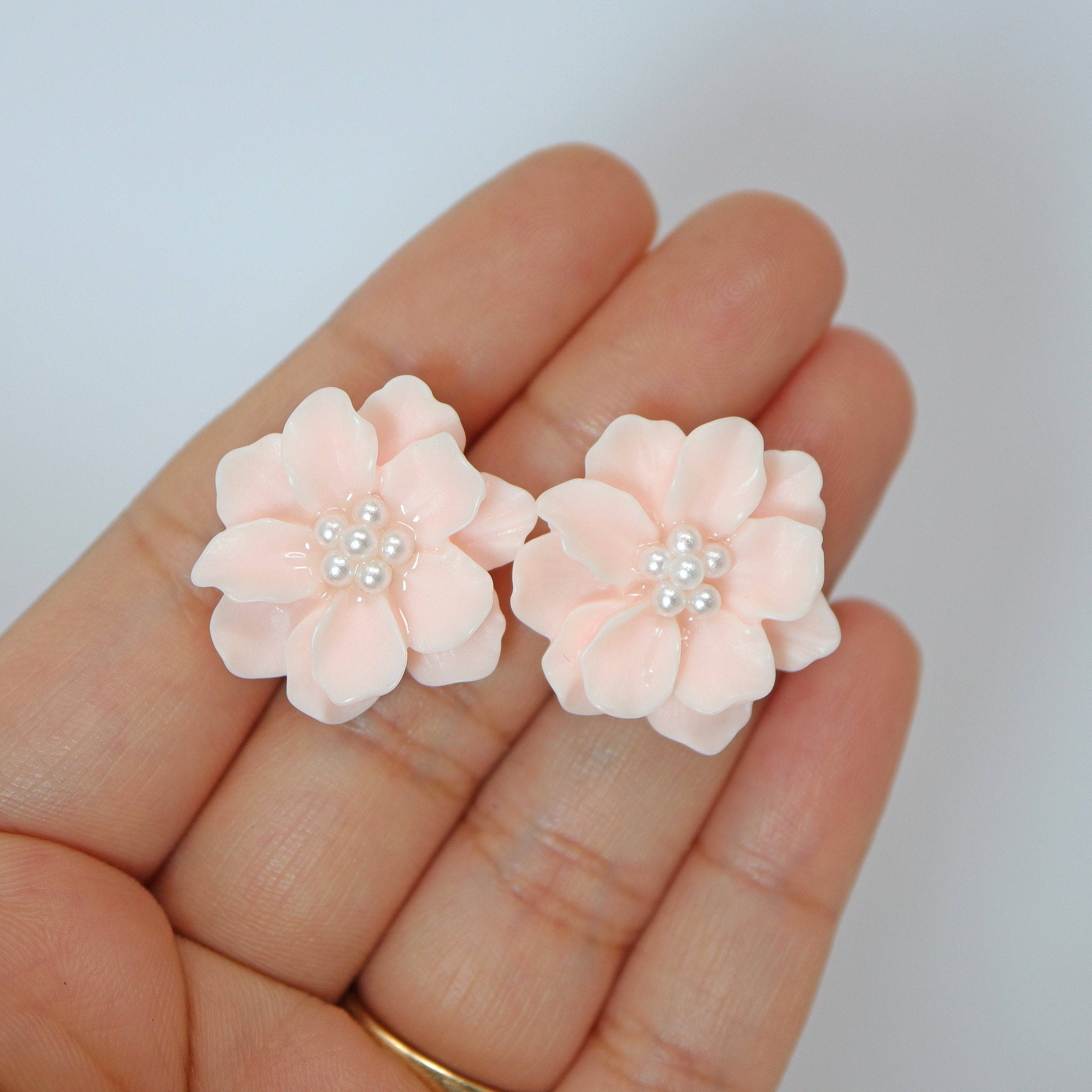 Bridal Dusty Pink Austrian Crystal Teardrop Earrings, Pear Shape Blush –  Lacchiappasognijewelry