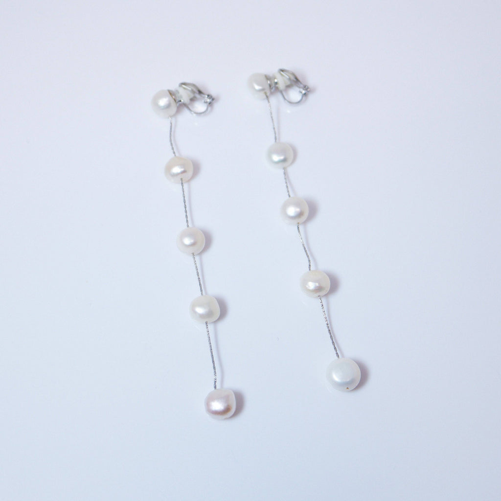 14k Gold 5 Freshwater Cultured pearl Bezel Earrings, Long Bridal Jewelry, Sterling Silver Pearl Bridal Earrings, Statement Earrings.