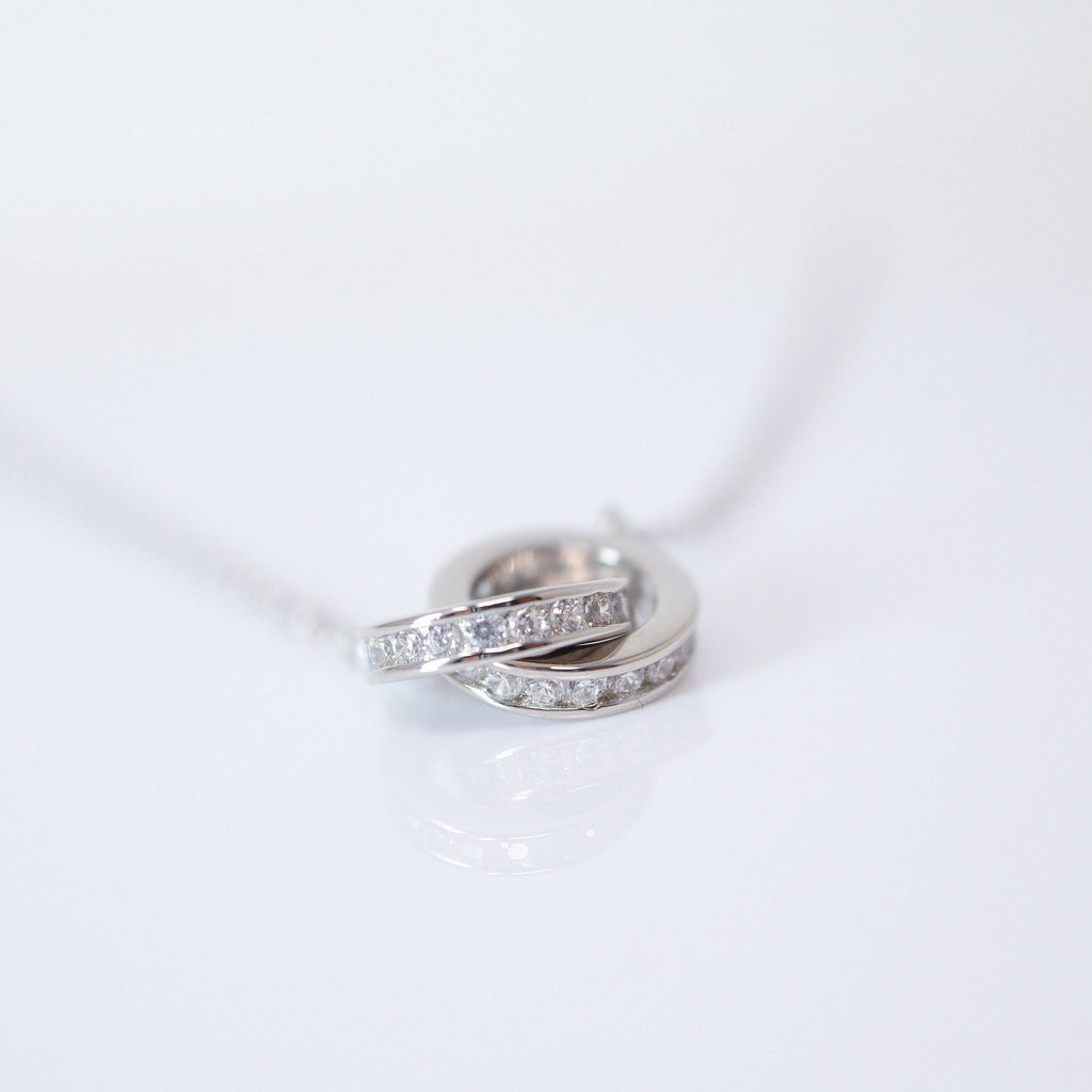 Eternity Circle Necklace • Infinity Necklace • Minimalist Jewelry • Linked circles necklace , connected circles, interlocking rings