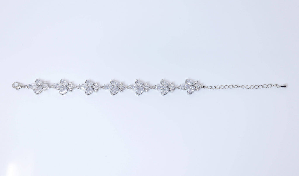 CZ Vine Leave Dainty Bracelet , Delicate Bracelet, Bracelet Femme, Wedding Bracelet, Bridesmaid Gift, Bride Bracelet, Bridal Bracelet.