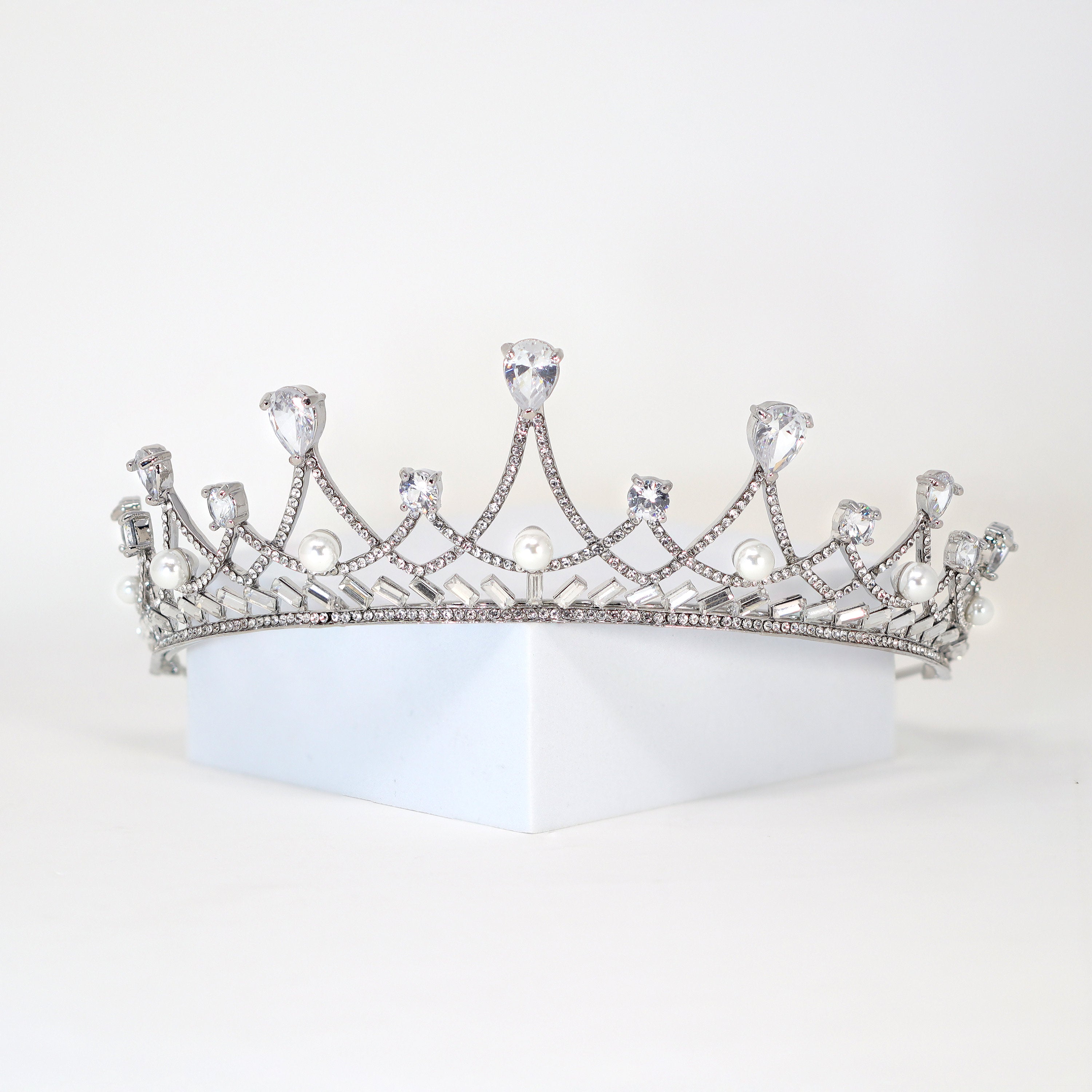Swarovski Pearl Tiara For The Queen, Bridal Crown Tiara, Crystal Wedding Tiara, Crystal Wedding Crown, Tiara Bride, Wedding Jewelry.