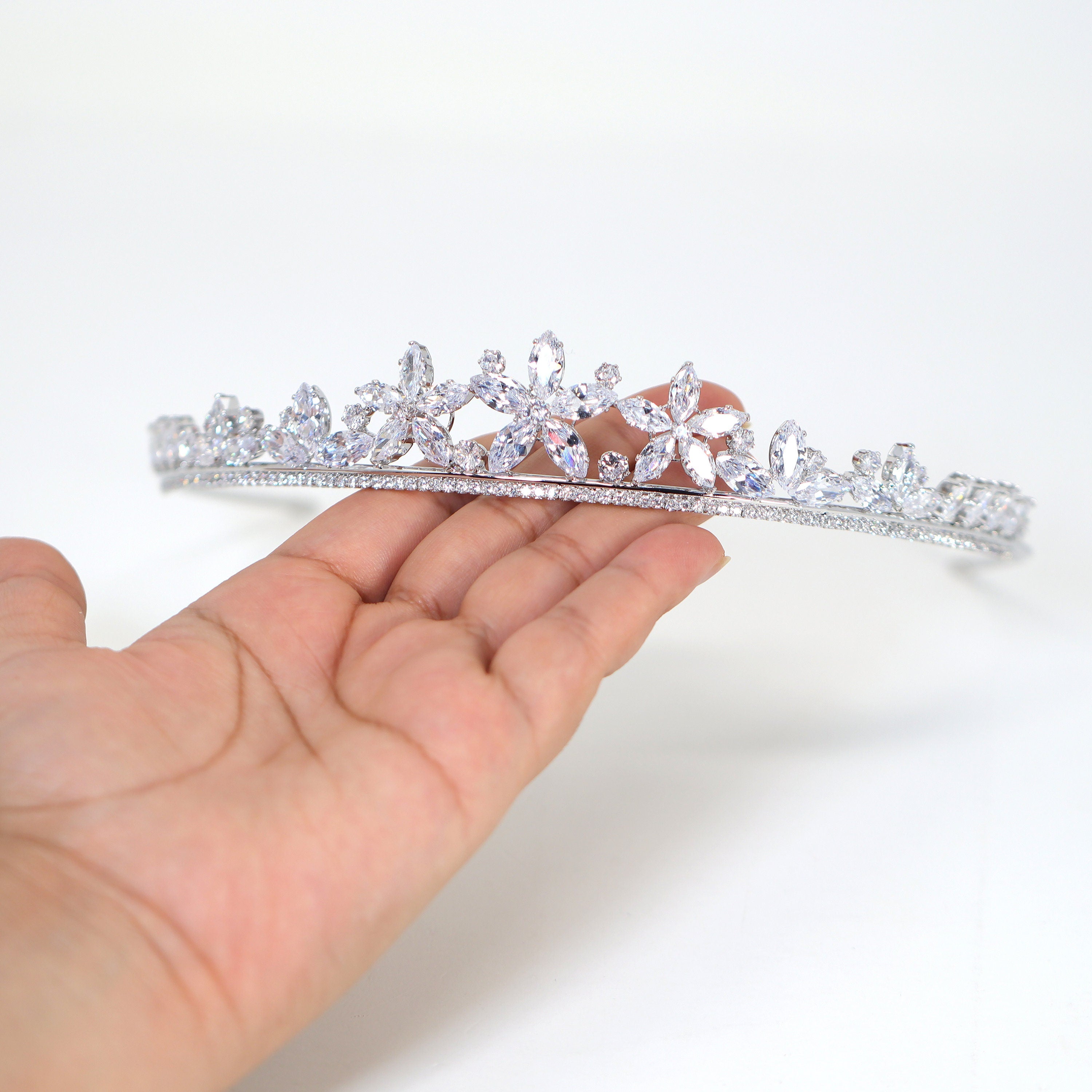 Swarovski wedding tiara, bridal crown tiara, Flower crystal wedding tiara, crystal bridal tiara, crystal wedding crown, tiara bride