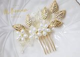Swarovski Crystals And Pearl White flower Bridal Hair comb set, Bridal Hair Accessories, Wedding Hair Accessory, Bridal Hair Comb.