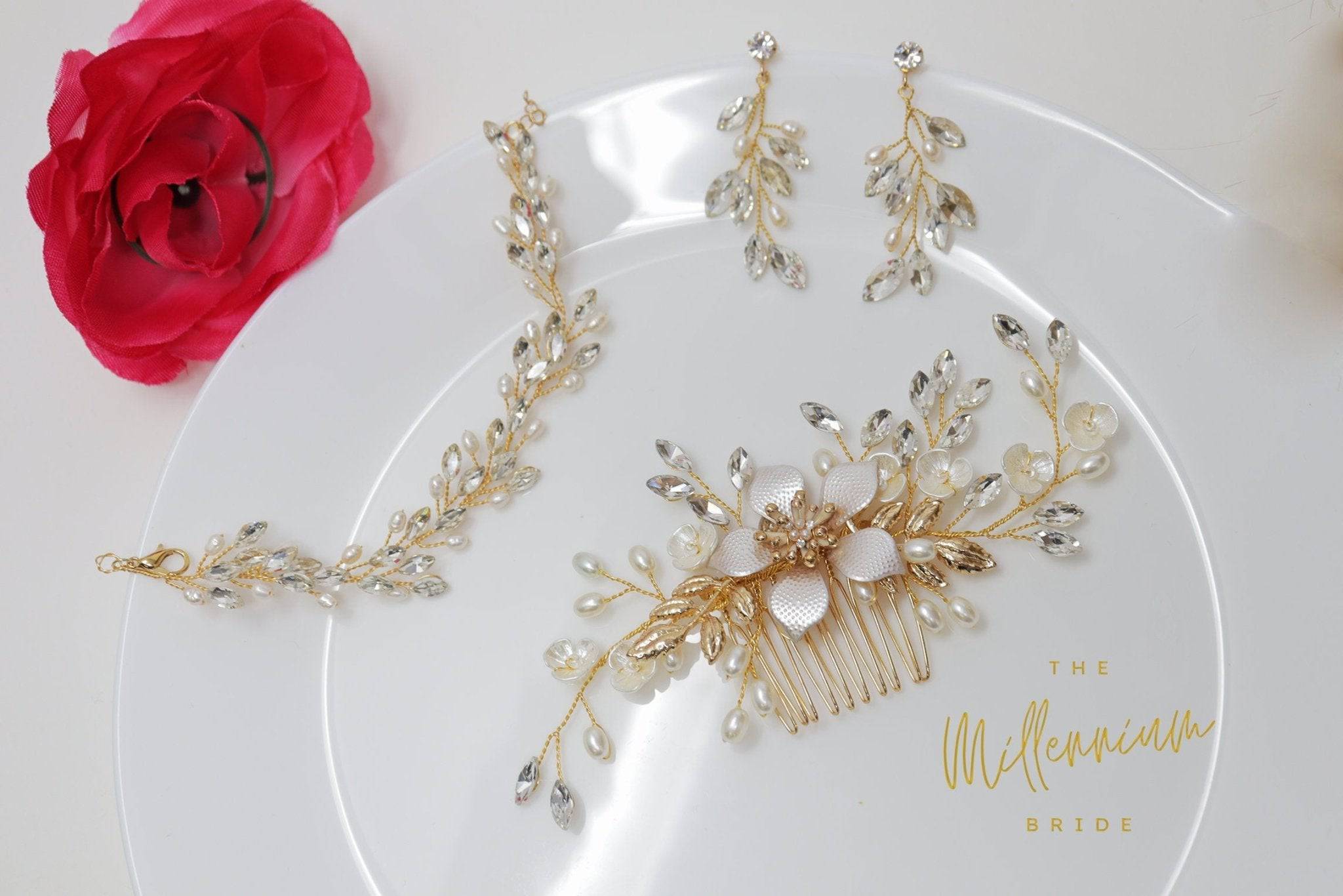 Swarovski Freshwater Pearl Bracelet Vine Leaves Bracelet, Statement Bracelet, Real Pearl Bracelet,Gift for her, Custom Gift.