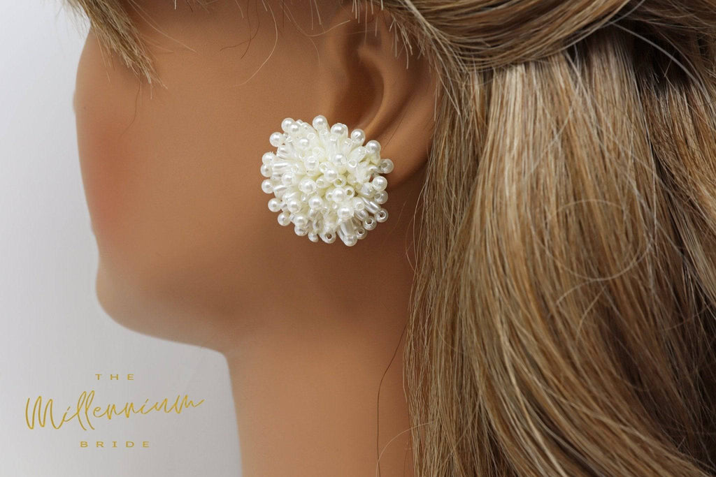 White Flower Earrings, Bridal Jewelry, Bridal Stud Earrings, Bridal Earrings, Statement Earrings, Bridesmaid Earring.